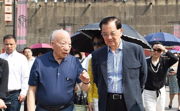 中国国民党前主席连战率团访问横店
